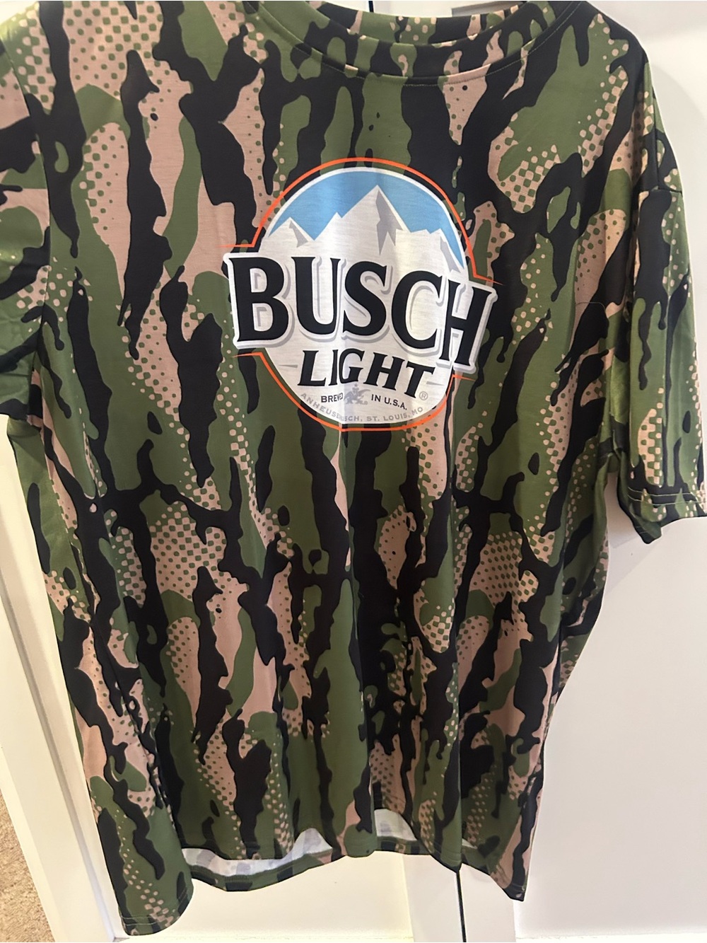 nwot Busch Light Men's Camo Short Sleeve T-Shirt - Green/Brown